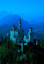 Load image into Gallery viewer, Neuschwanstein- 300 pc