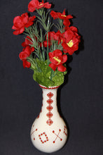 Load image into Gallery viewer, 7&quot; Vase