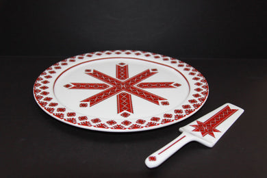 round cake plate with server