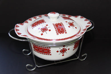 large round casserole with rack