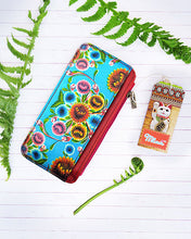 Load image into Gallery viewer, Flora Pattern Card Holder with Zipper