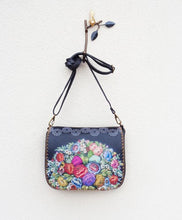 Load image into Gallery viewer, Flower print Cross Body Bag